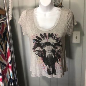Threads Studio gray Elephant tee size XS